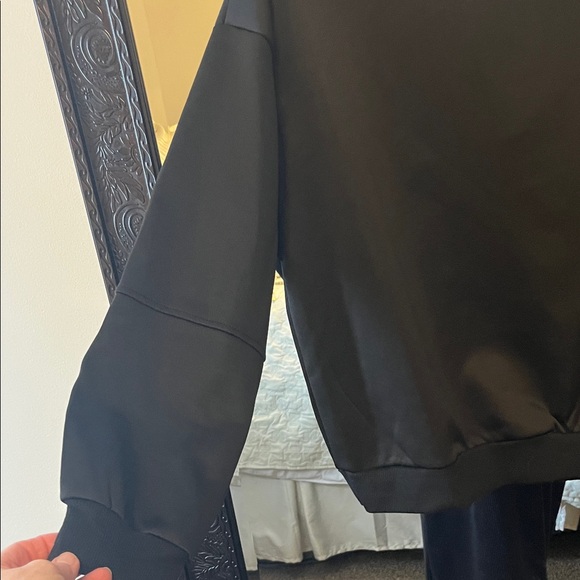 SHEIN Black Sweatshirt with Striped Bow - Picture 3 of 5